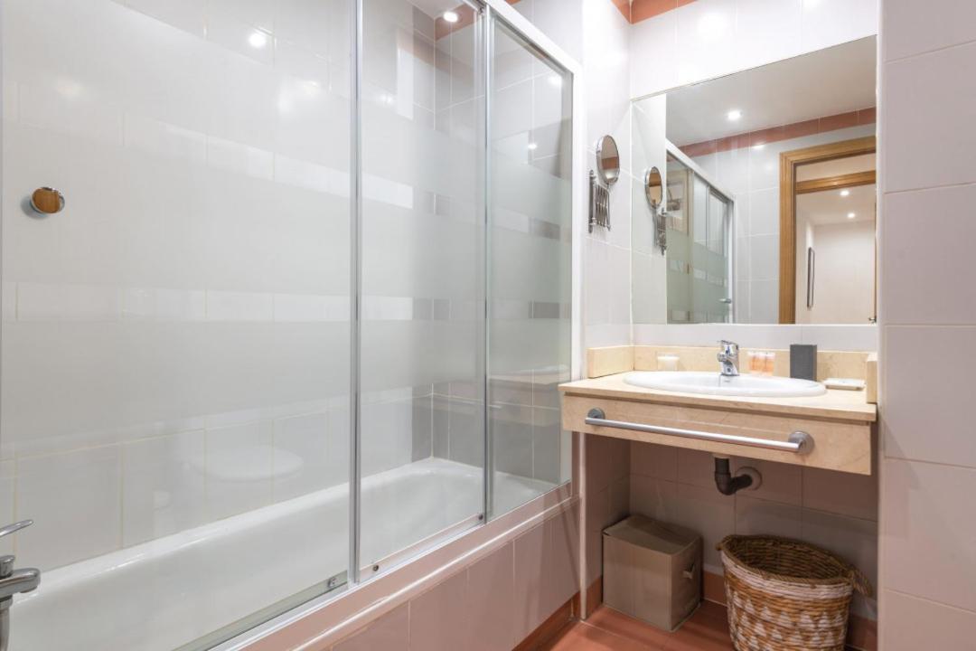 2 Bedrooms 2 Bathrooms Furnished - Malsana - With Pool - Mintystay Madrid Exteriör bild