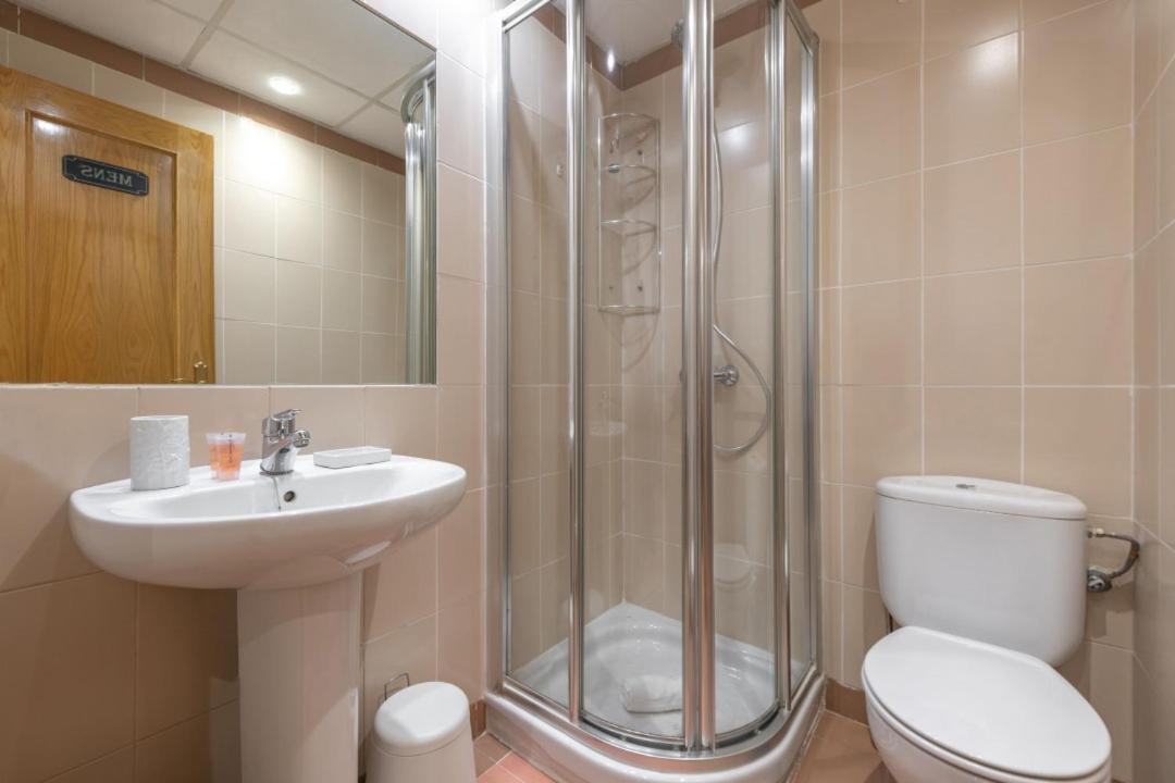 2 Bedrooms 2 Bathrooms Furnished - Malsana - With Pool - Mintystay Madrid Exteriör bild